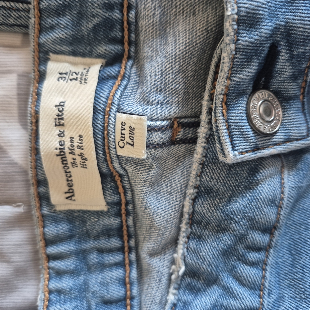 Abercrombie & Fitch The Mom Curve LOVE Denim Jeans